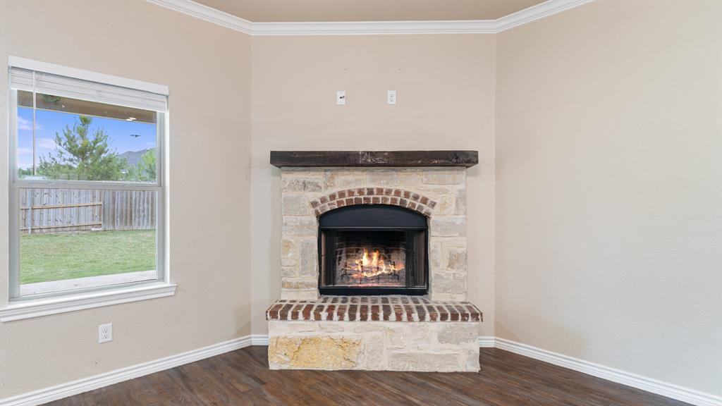 1401 Ridgebriar Drive Kaufman, TX 75142 - Photo 5 of 26 Wood burning fireplace