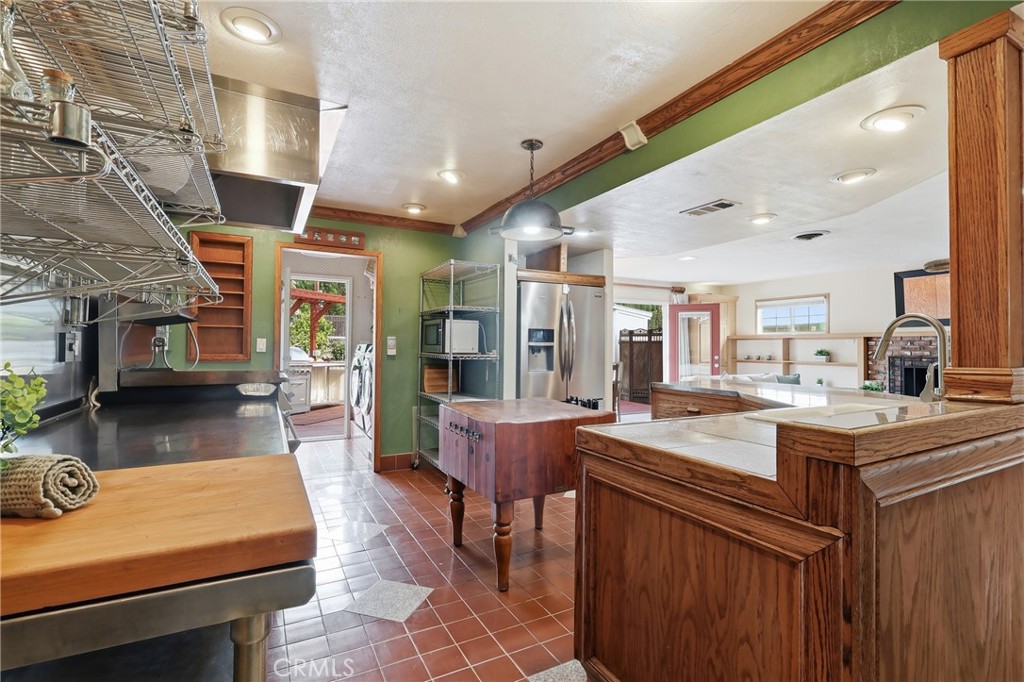 641 Ridgefield Drive Claremont, CA 91711 - Photo 13 of 52