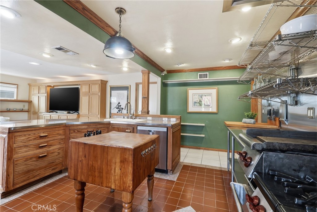 641 Ridgefield Drive Claremont, CA 91711 - Photo 16 of 52