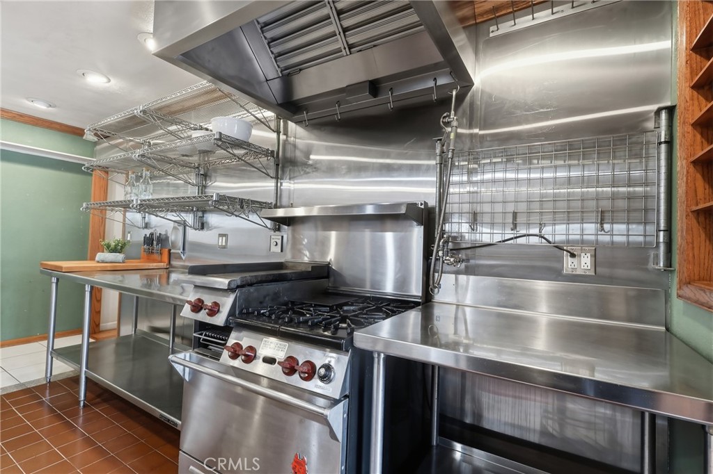 641 Ridgefield Drive Claremont, CA 91711 - Photo 17 of 52