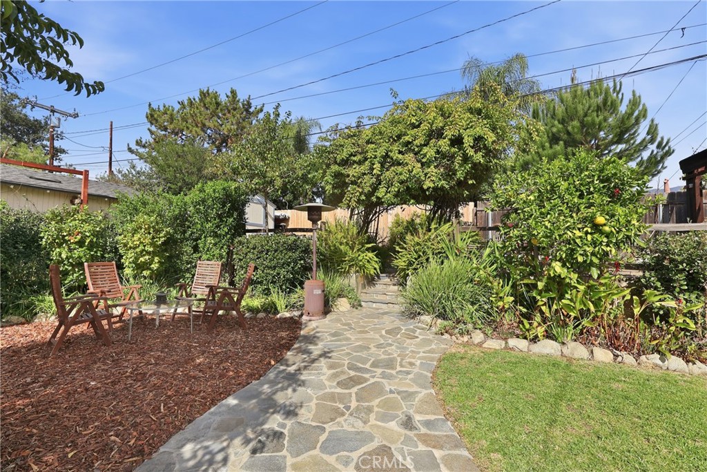 641 Ridgefield Drive Claremont, CA 91711 - Photo 3 of 40