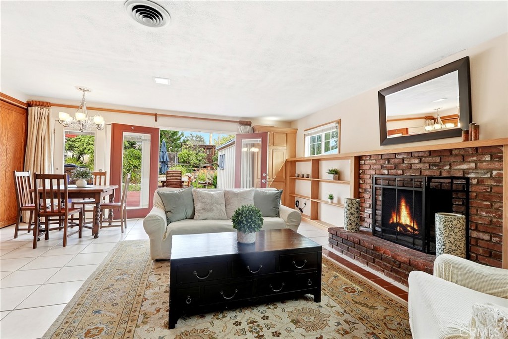 641 Ridgefield Drive Claremont, CA 91711 - Photo 5 of 52