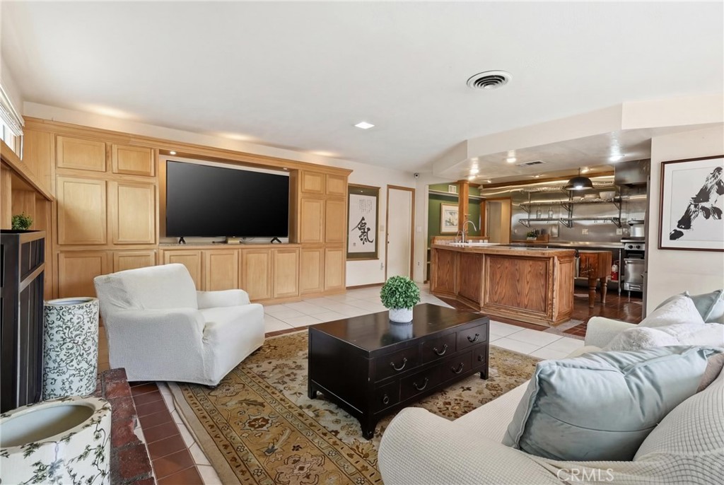 641 Ridgefield Drive Claremont, CA 91711 - Photo 7 of 52