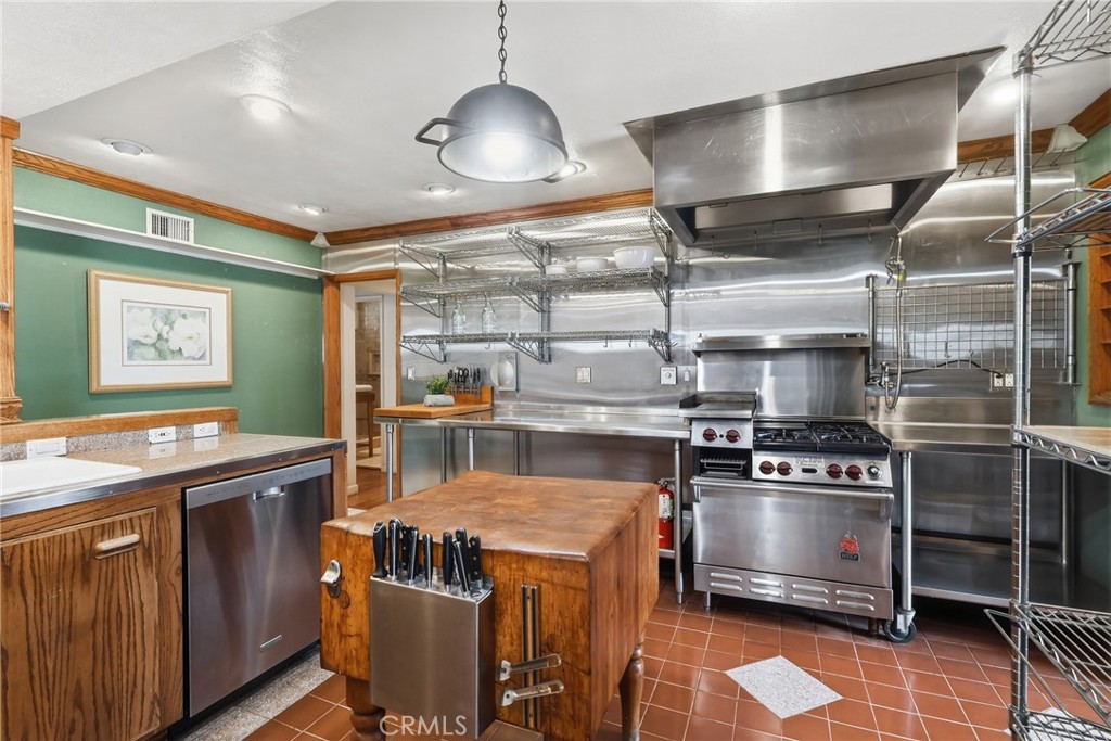 641 Ridgefield Drive Claremont, CA 91711 - Photo 9 of 40