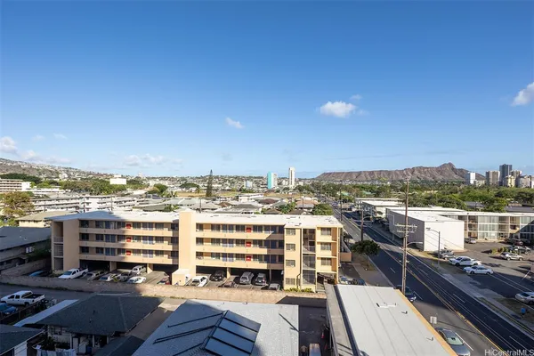 $2,300 | 2542 Date Street, Unit 401, Honolulu, HI 96826