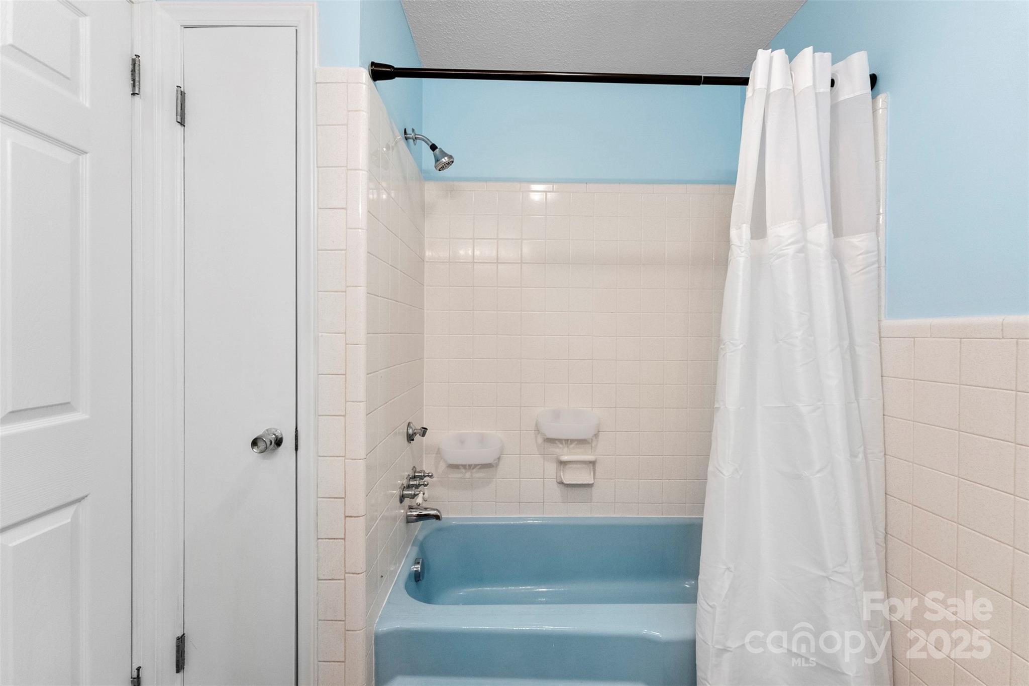 1822 North New Hope Road Gastonia, NC 28054 - Photo 28 of 47 a bathroom with a shower and a sink