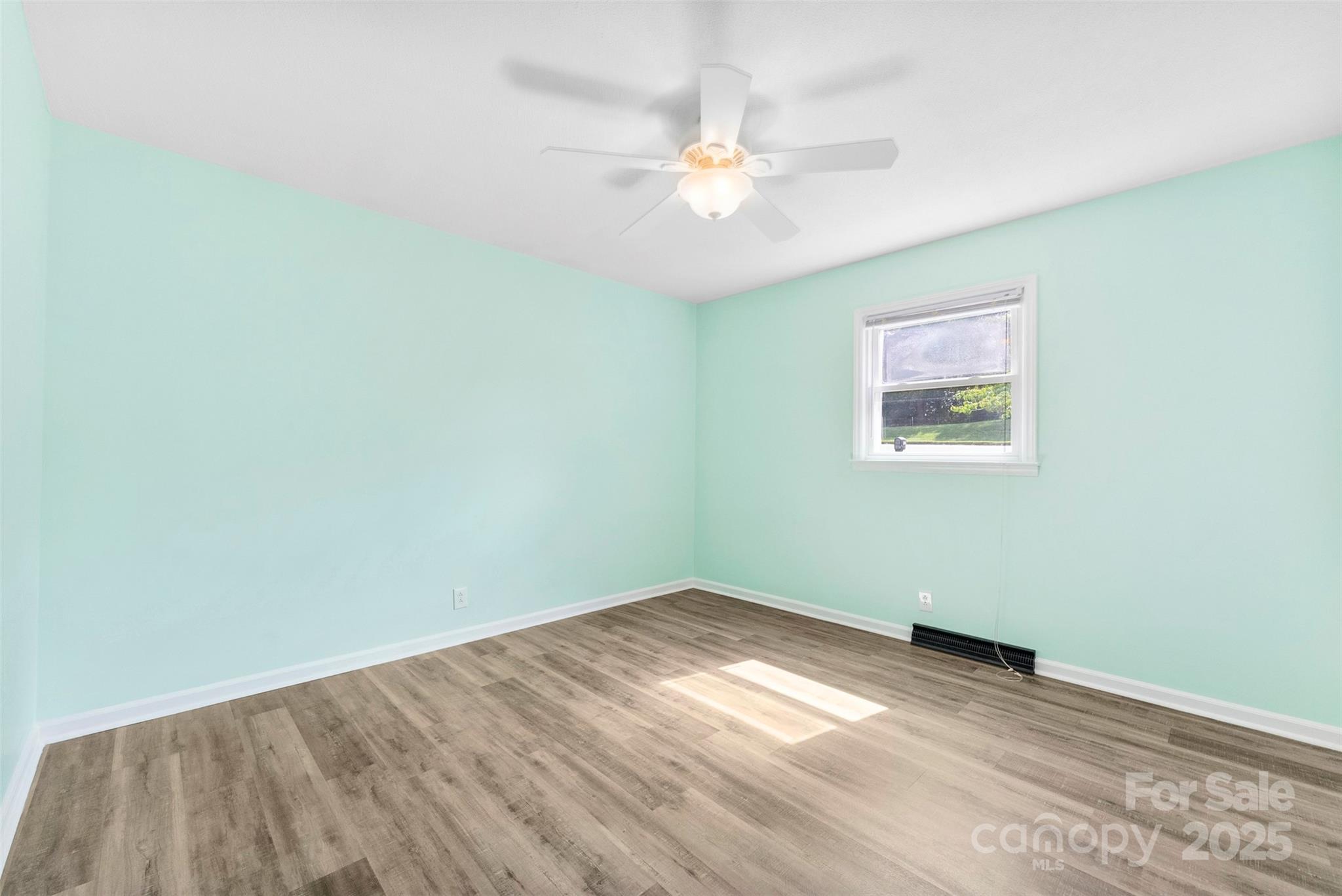 1822 North New Hope Road Gastonia, NC 28054 - Photo 29 of 47 an empty room with a window