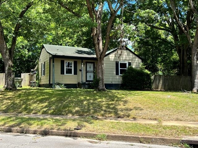 1704 Weiner Road Memphis, TN 38108 - Photo 1 of 10 Gallery Image 1