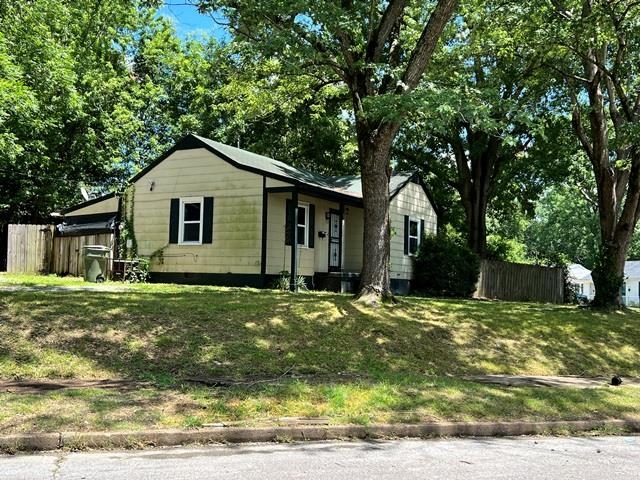 1704 Weiner Road Memphis, TN 38108 - Photo 5 of 10 Gallery Image 5