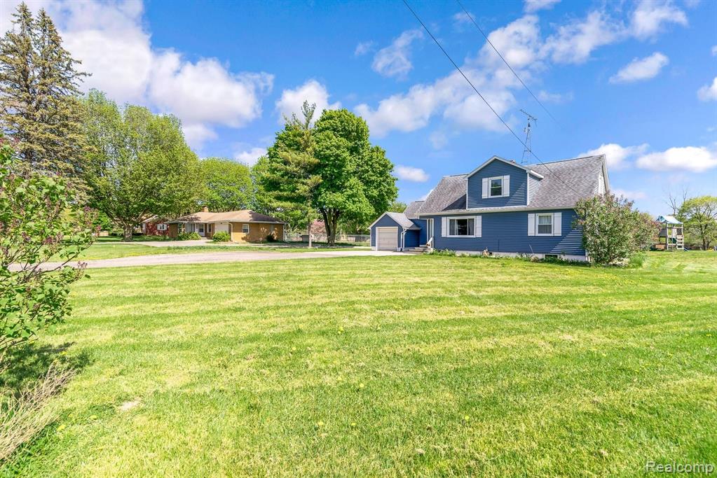 10864 Lansing Road Durand, MI 48429 - Photo 4 of 46