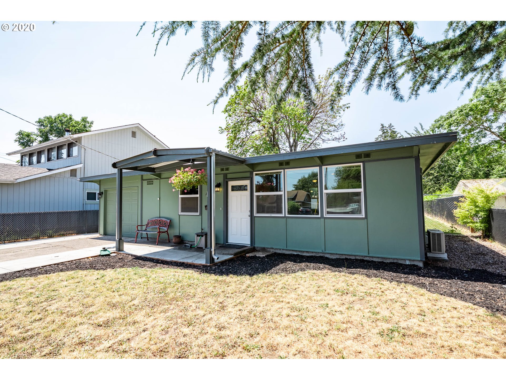 1306 7th Street Springfield, OR 97477 - Photo 2 of 16