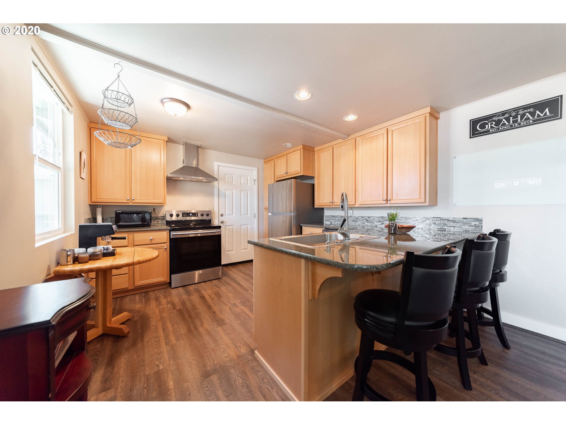 1306 7th Street Springfield, OR 97477 - Photo 4 of 16