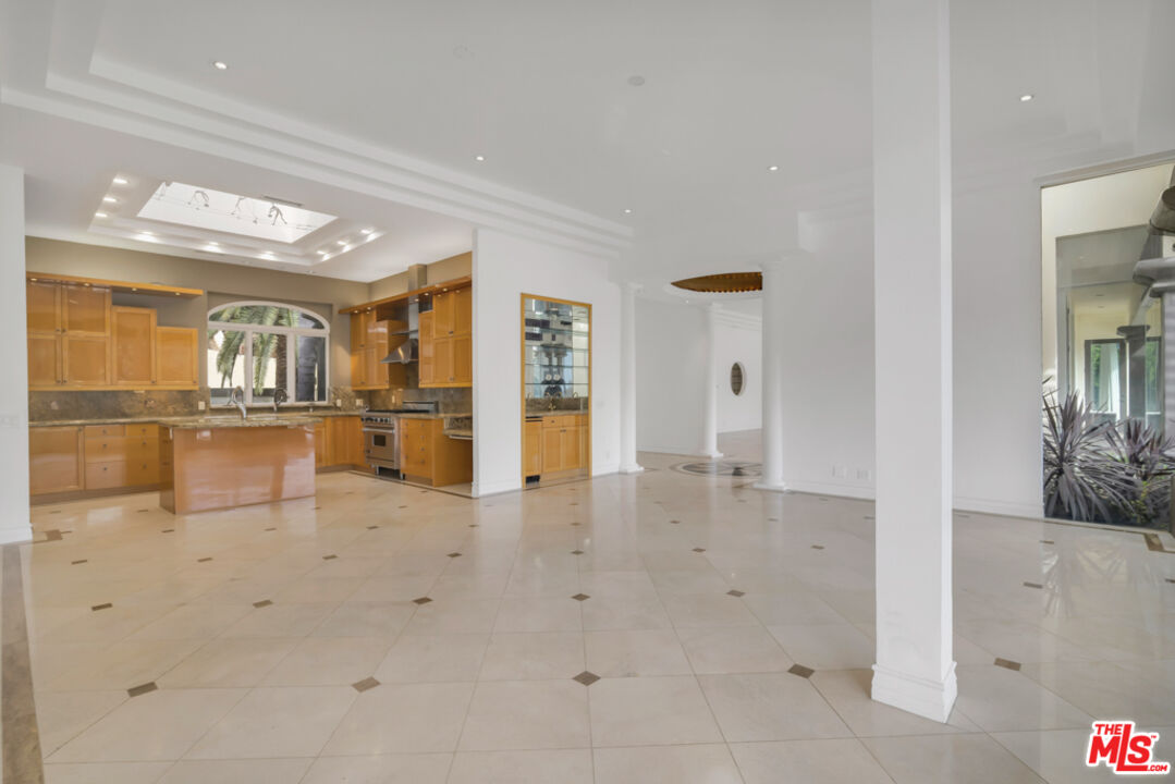 10557 Rocca Place Los Angeles, CA 90077 - Photo 15 of 52