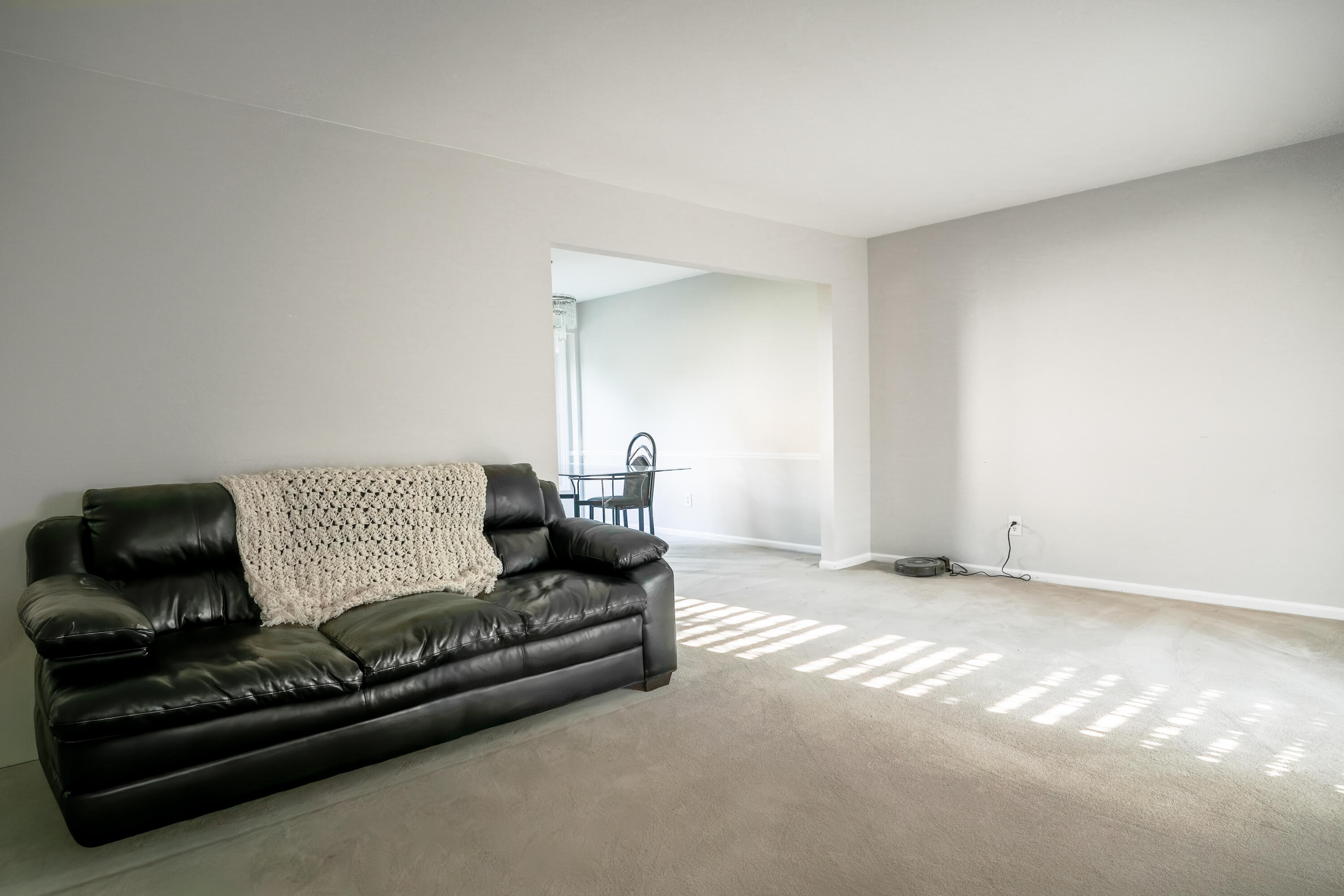 2411 Weathervane Road West Bloomfield, MI 48324 - Photo 13 of 26 Living Room 2