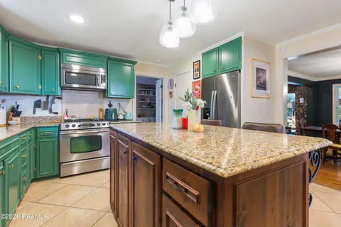 $425,000 | 216 Louise Drive, Lafayette, LA 70506