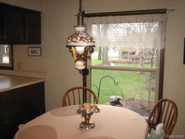 18215 Wayne Road Livonia, MI 48152 - Photo 5 of 25 Brk Nook 1.JPG
