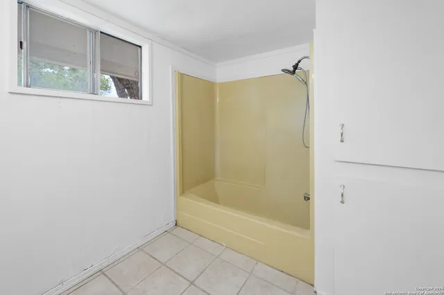 $210,000 | 211 South Hackberry Street, Marion, TX 78124