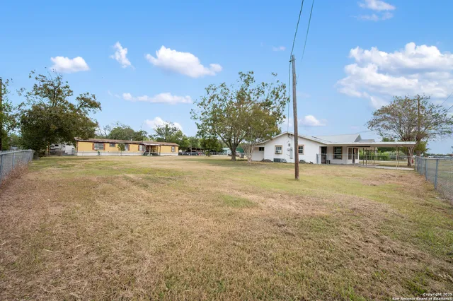 $210,000 | 211 South Hackberry Street, Marion, TX 78124