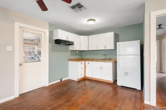 $210,000 | 211 South Hackberry Street, Marion, TX 78124