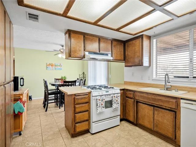 $395,000 | 15476 Pahute Street, Victorville, CA 92395