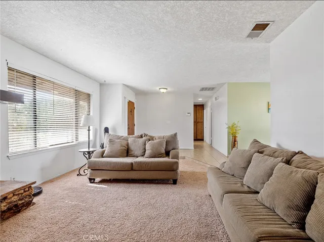 $395,000 | 15476 Pahute Street, Victorville, CA 92395