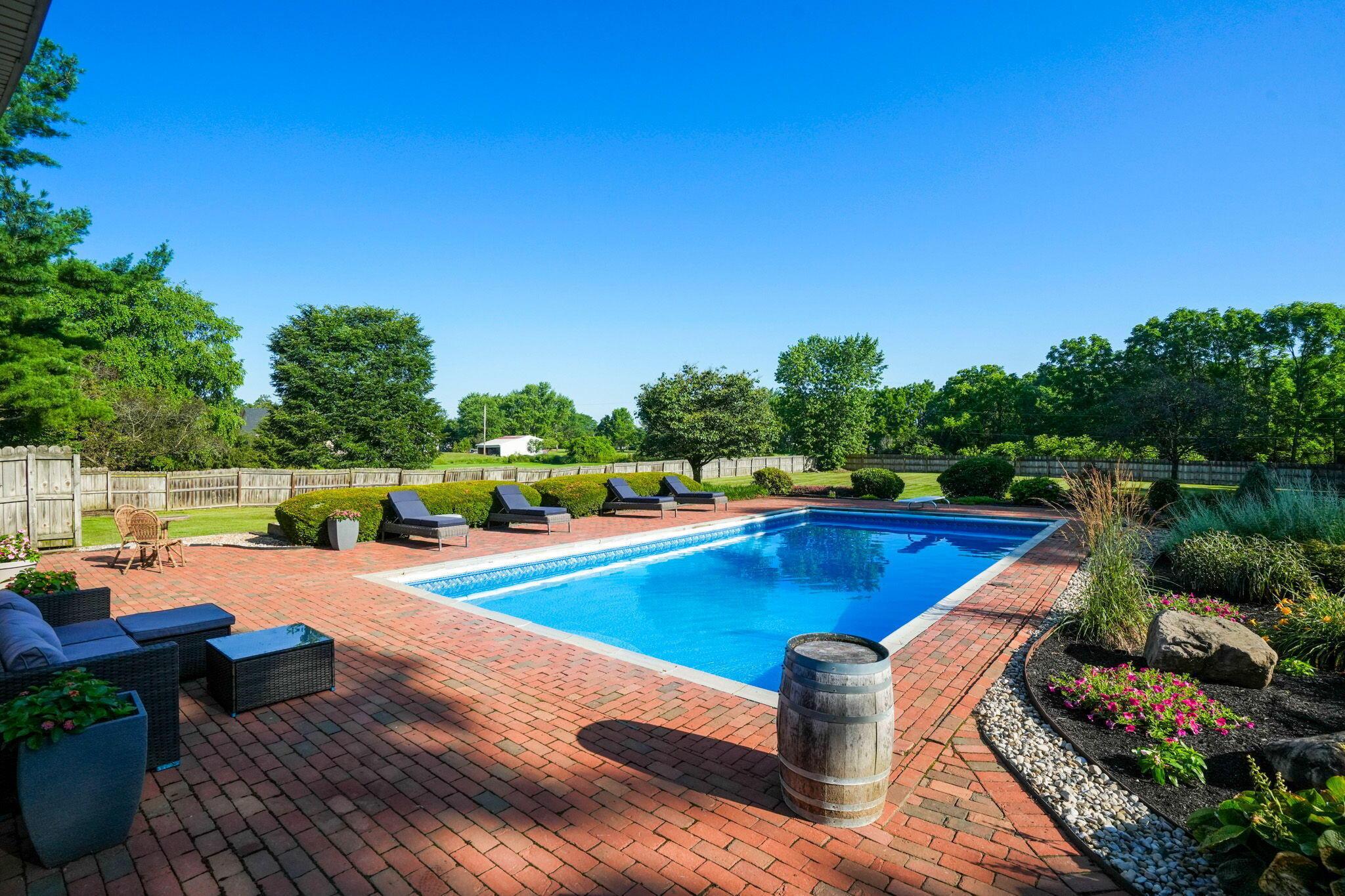 2500 Carriage Road Powell, OH 43065 - Photo 55 of 82 Pool