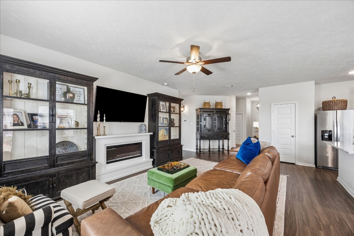 1440 Lake Ridge Drive Brenham, TX 77833 - Photo 5 of 23