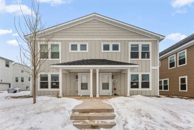 $329,900 | 1368 Winthrop Street North, Unit 2, St. Paul, MN 55119