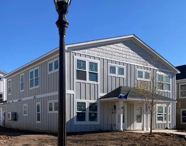 $329,900 | 1368 Winthrop Street North, Unit 2, St. Paul, MN 55119