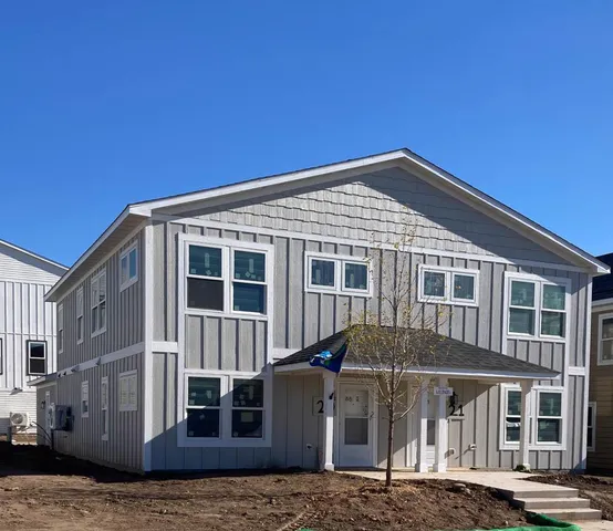 $329,900 | 1368 Winthrop Street North, Unit 2, St. Paul, MN 55119