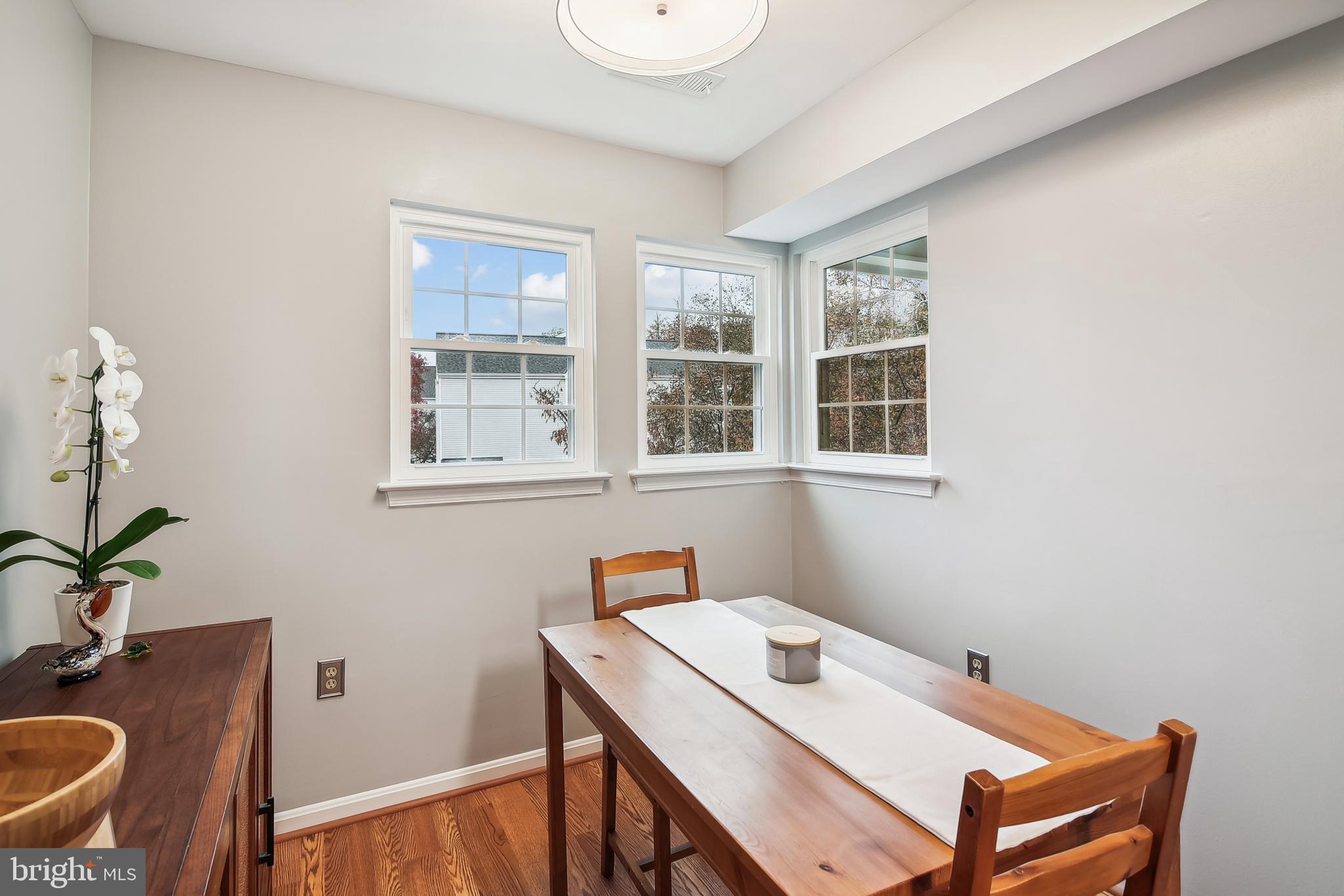 8382 Montgomery Run Road, Unit I Ellicott City, MD 21043 - Photo 12 of 37 dining area