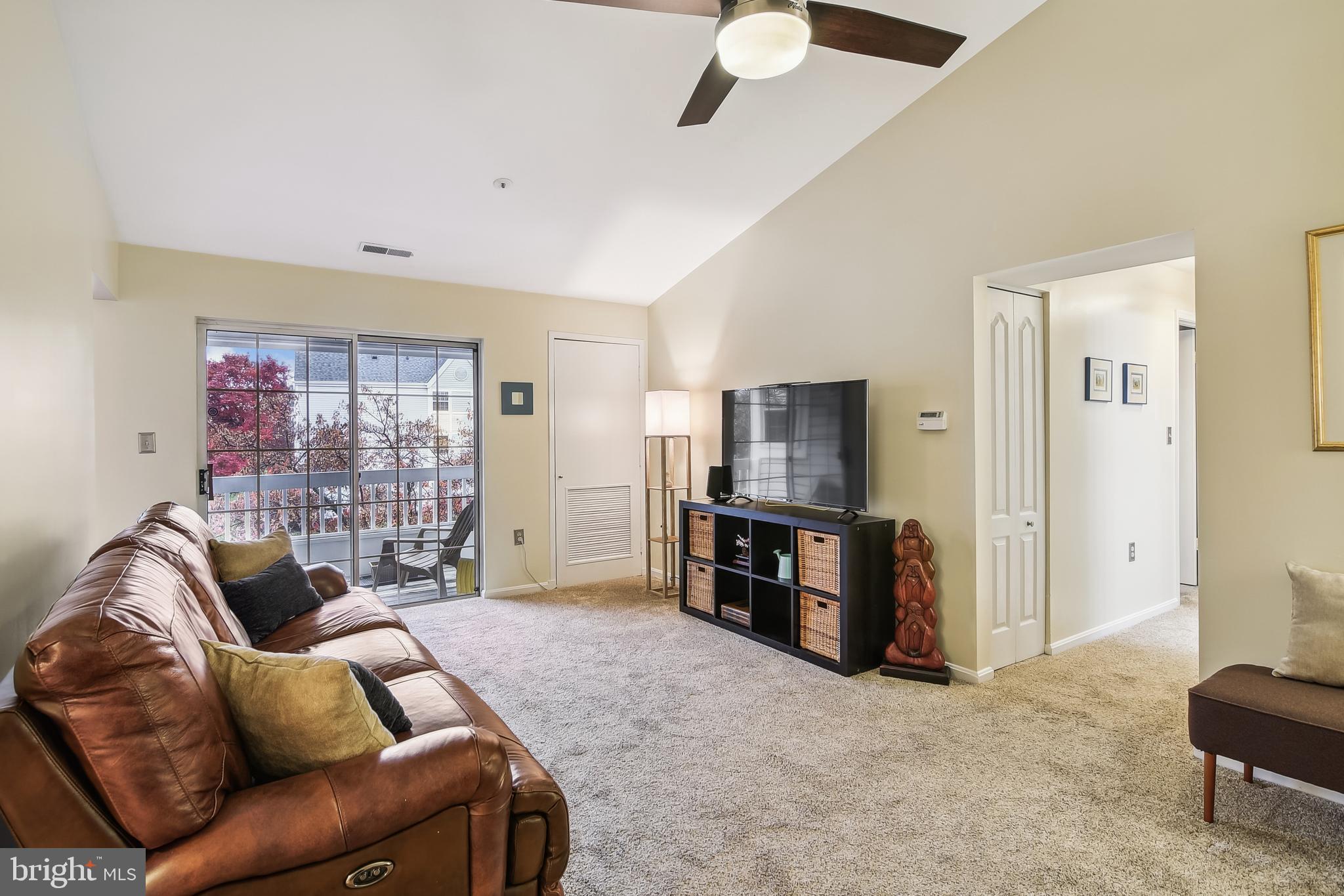 8382 Montgomery Run Road, Unit I Ellicott City, MD 21043 - Photo 5 of 37 living area