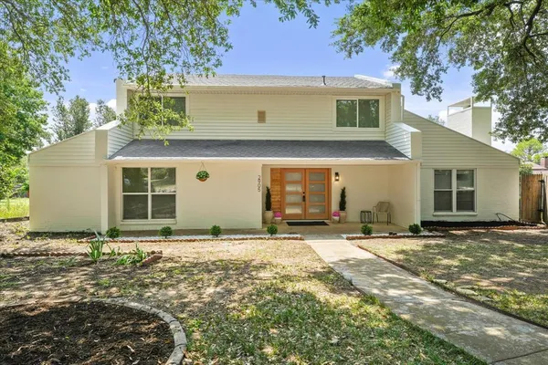 $418,000 | 2905 Lakewood Drive, Denton, TX 76207