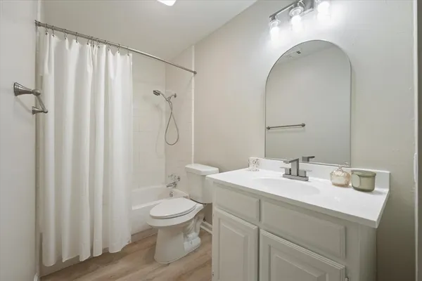 $418,000 | 2905 Lakewood Drive, Denton, TX 76207