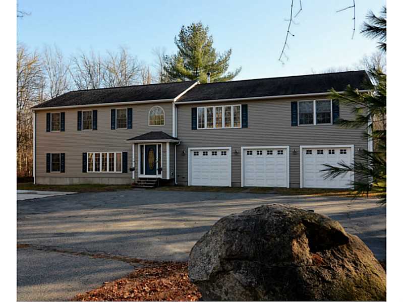 1109 E Road Tiverton, RI 02878 - Photo 1 of 24 Exterior Front.