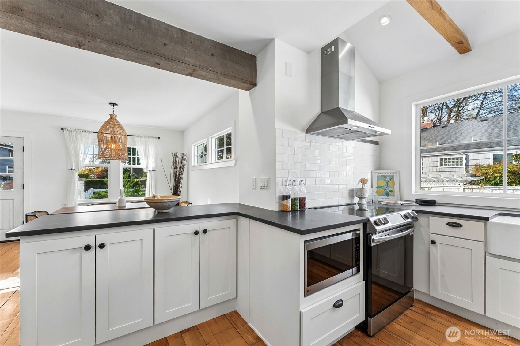 6010 49th Avenue Southwest Seattle, WA 98136 - Photo 10 of 32