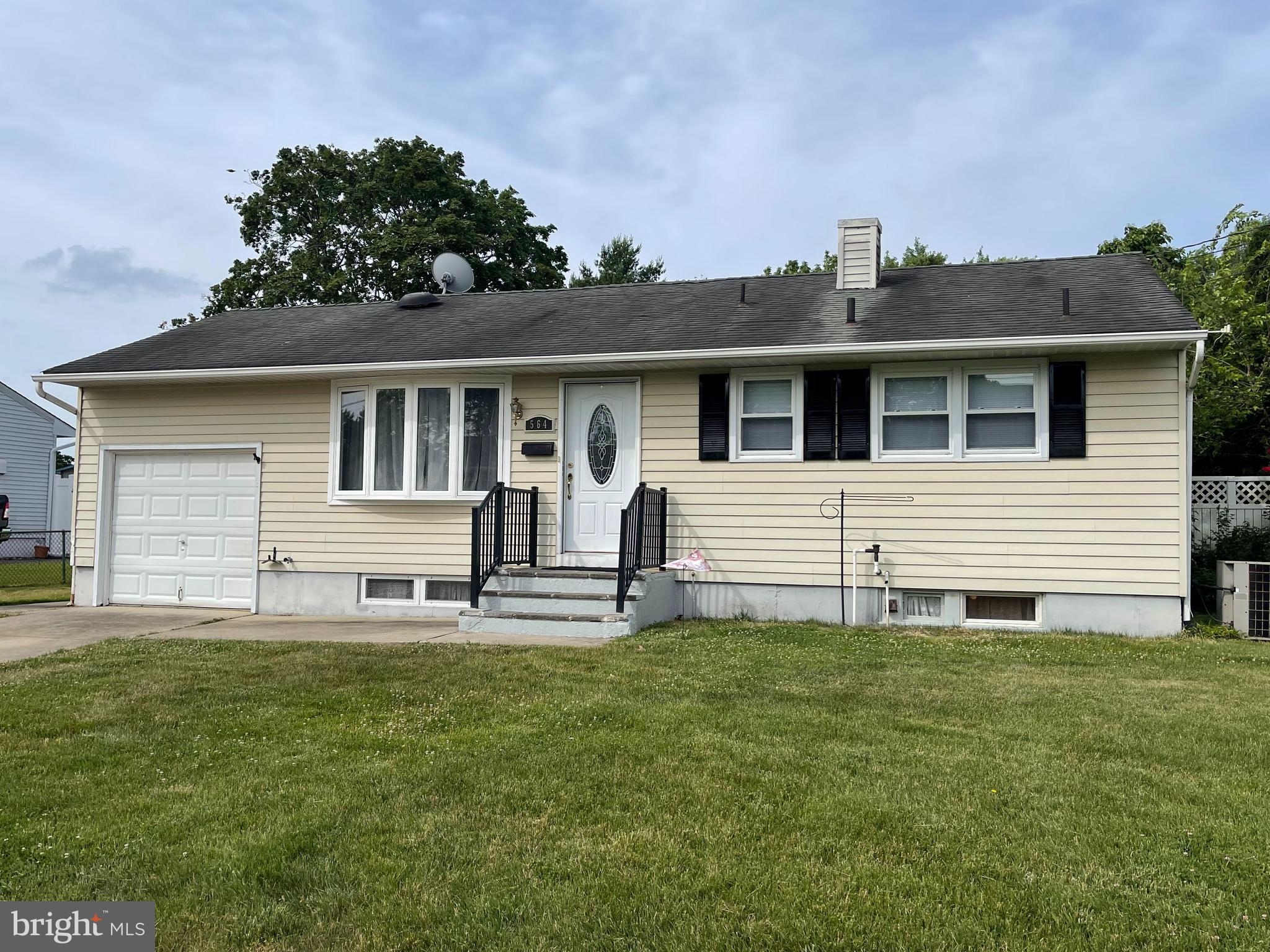 564 Lehigh Road Wenonah, NJ 08090 - Photo 2 of 14