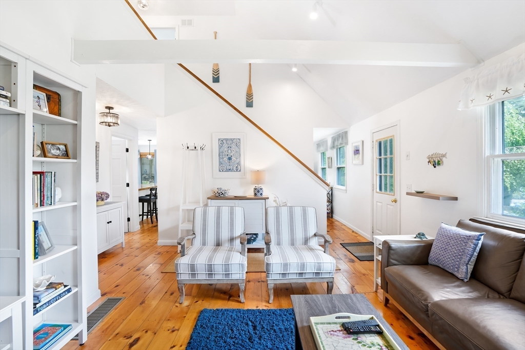 155 Skiff Avenue Tisbury, MA 02568 - Photo 5 of 21