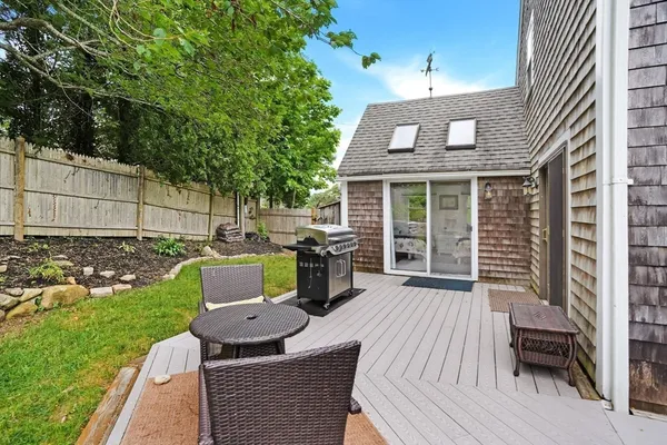 $9,500 | 155 Skiff Avenue, Tisbury, MA 02568