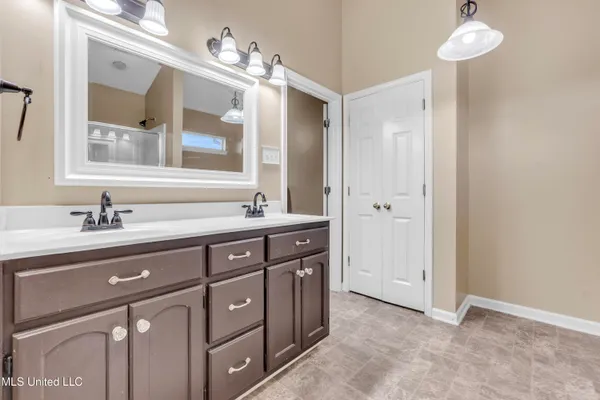 $239,000 | 124 Oakleigh Drive, Batesville, MS 38606