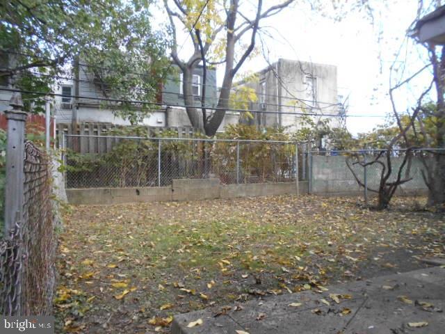 915 Ridge Avenue Darby, PA 19023 - Photo 21 of 21 rear yard