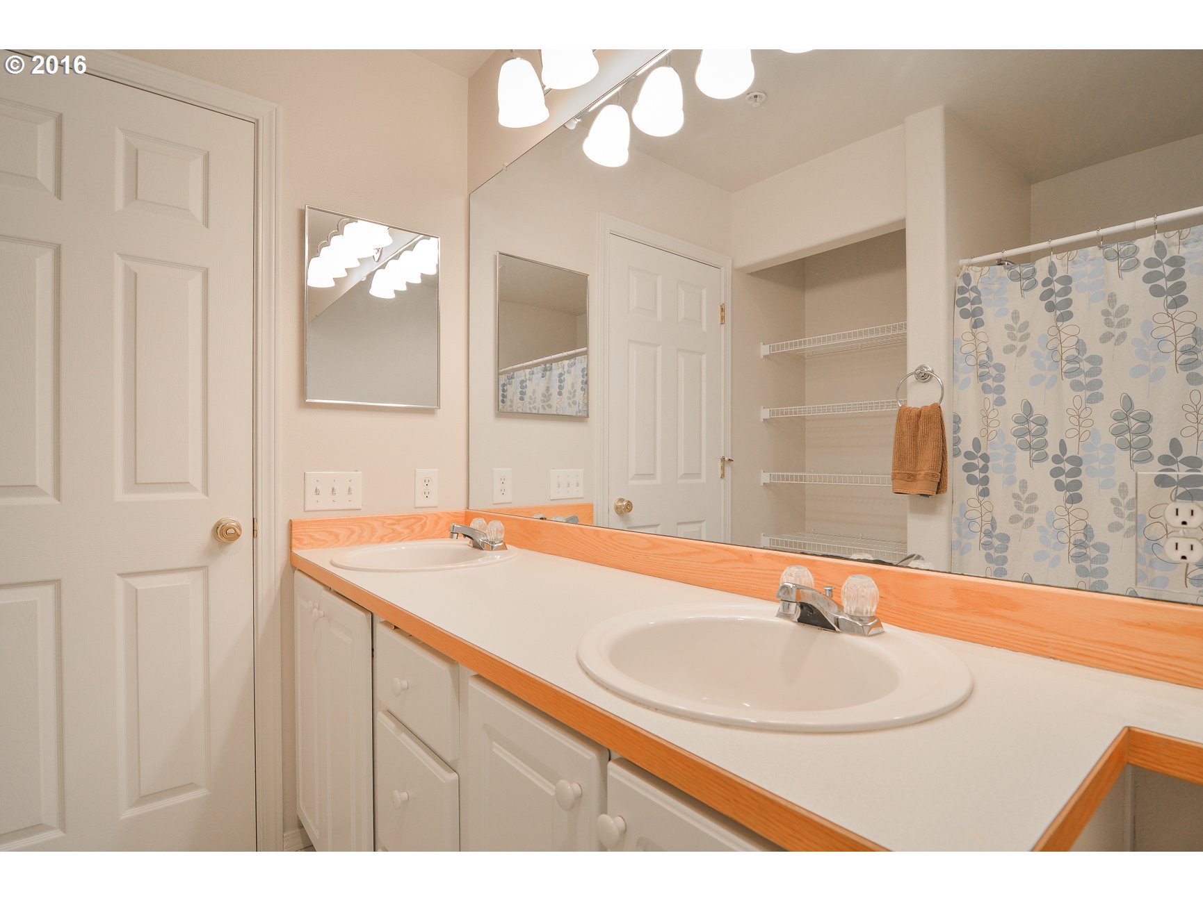14182 Southwest Barrows Road, Unit 4 Tigard, OR 97223 - Photo 22 of 32 Gallery Image 22