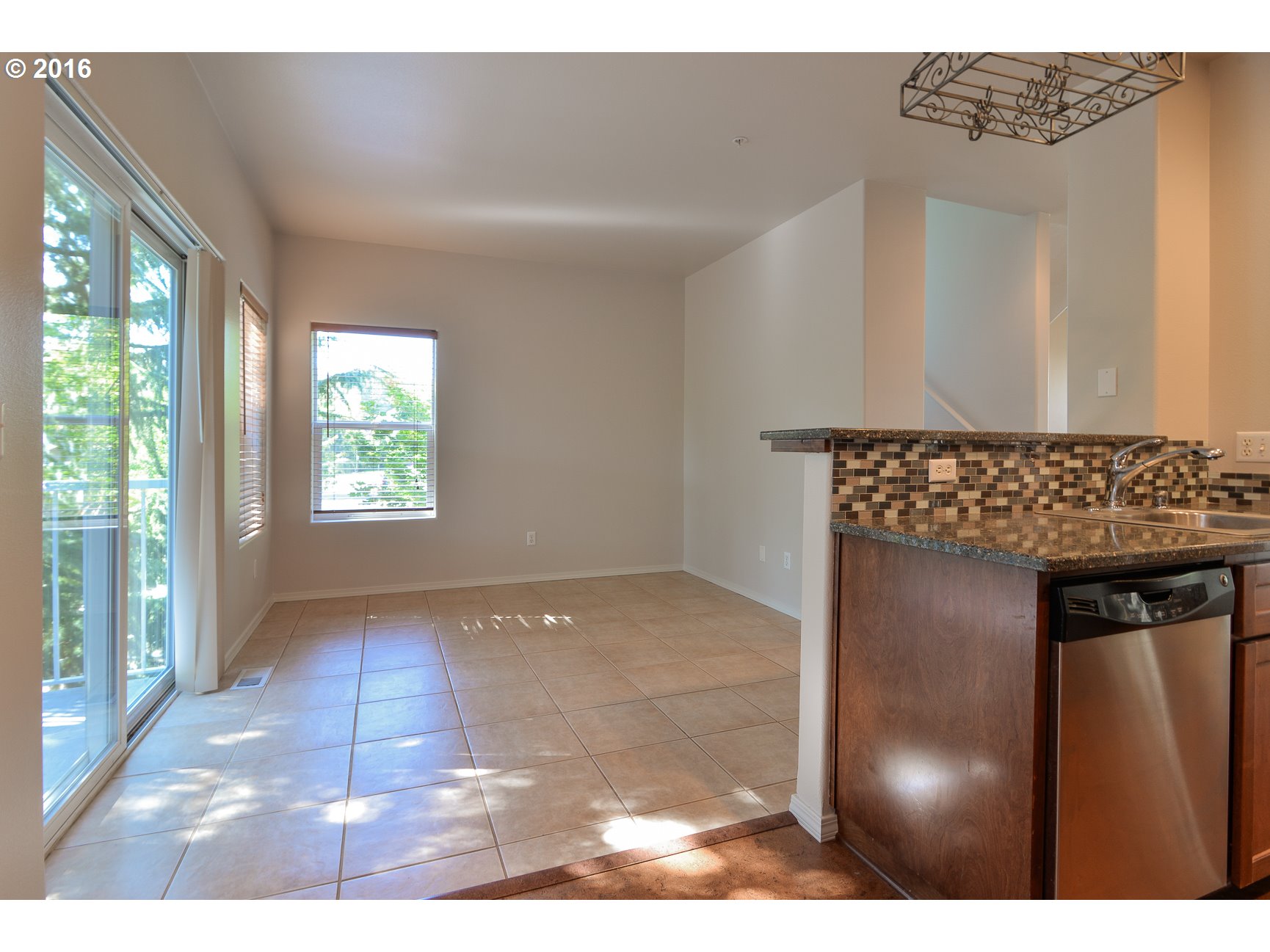 14182 Southwest Barrows Road, Unit 4 Tigard, OR 97223 - Photo 7 of 32 Gallery Image 7