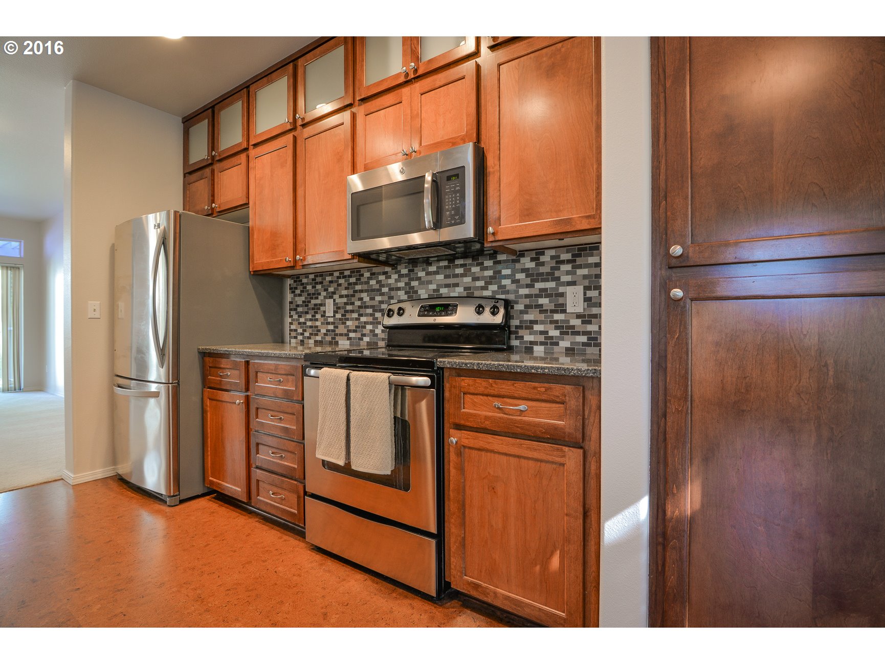 14182 Southwest Barrows Road, Unit 4 Tigard, OR 97223 - Photo 9 of 32 Gallery Image 9