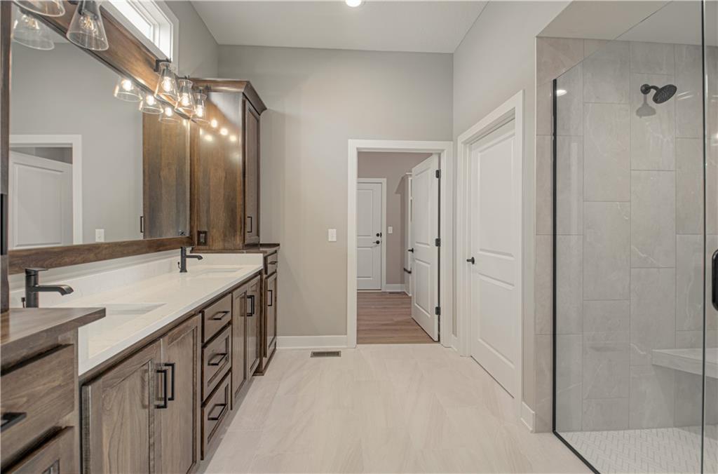 4628 Southwest Robinson Drive Lee's Summit, MO 64083 - Photo 17 of 39