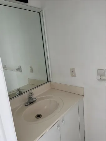 $2,300 | 8031 Northwest 8th Street, Unit 13, Miami, FL 33126