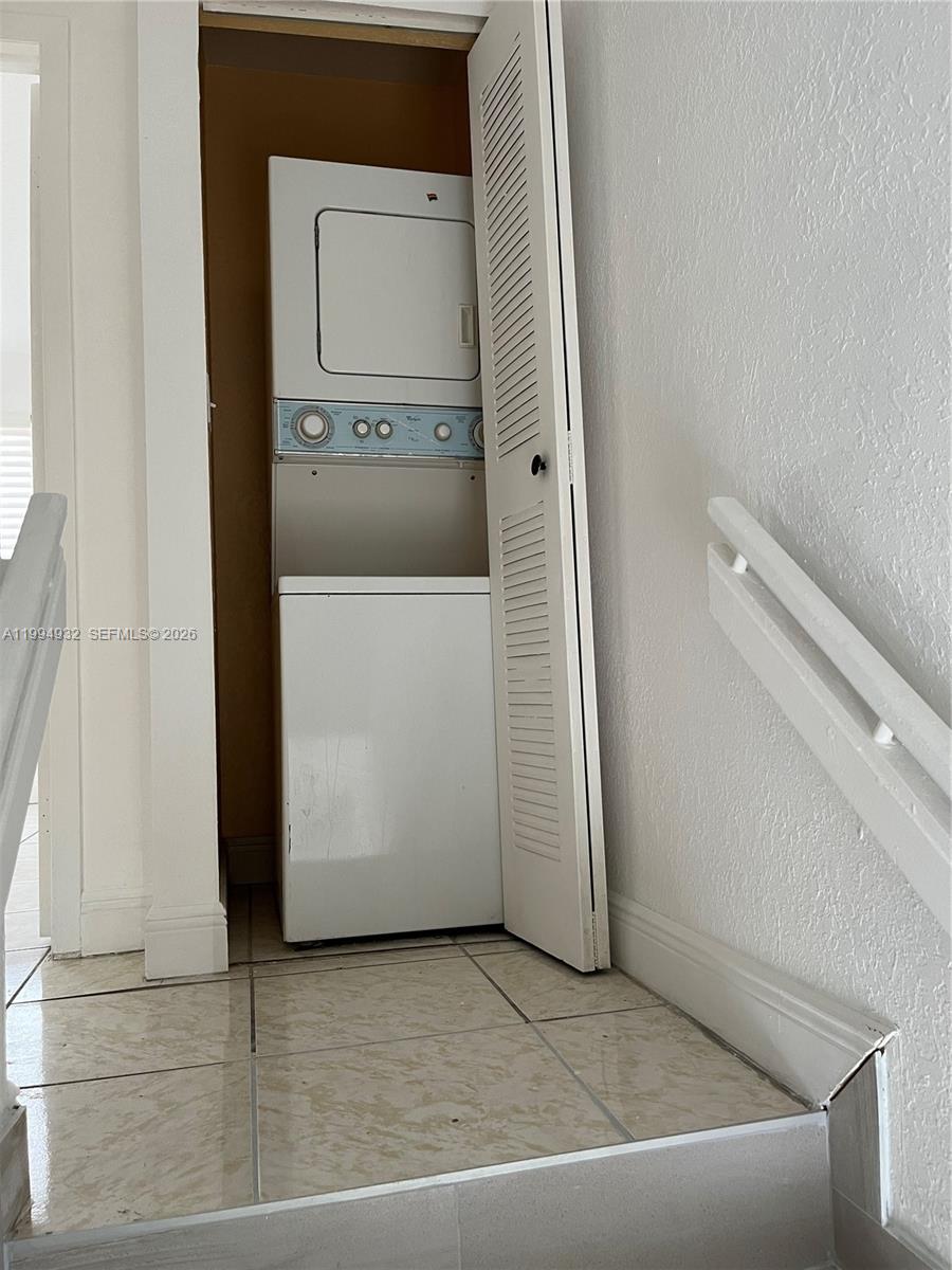 8031 Northwest 8th Street, Unit 13 Miami, FL 33126 - Photo 14 of 20