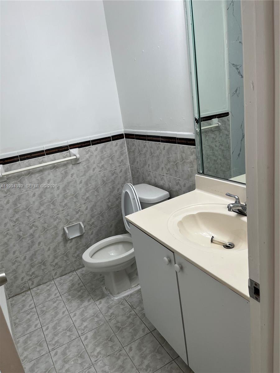 8031 Northwest 8th Street, Unit 13 Miami, FL 33126 - Photo 15 of 20