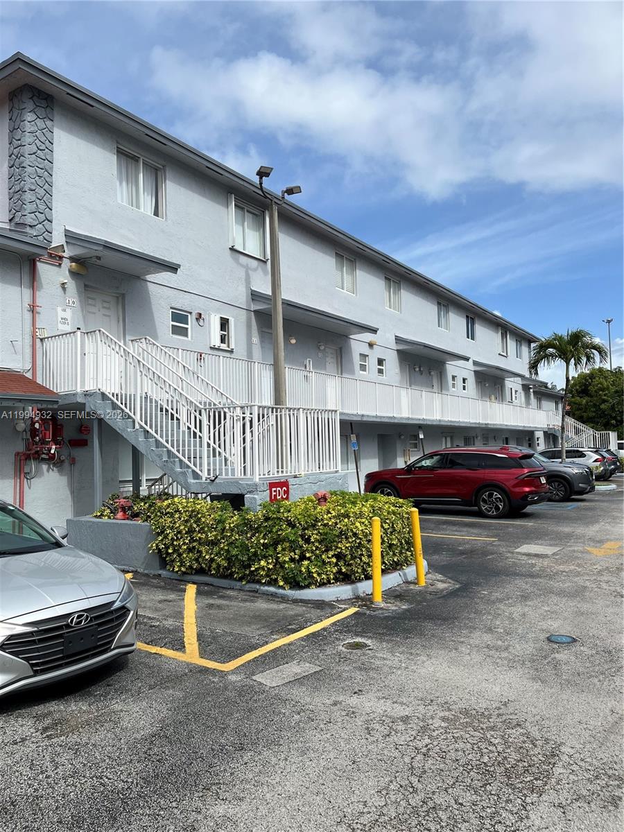 8031 Northwest 8th Street, Unit 13 Miami, FL 33126 - Photo 3 of 20