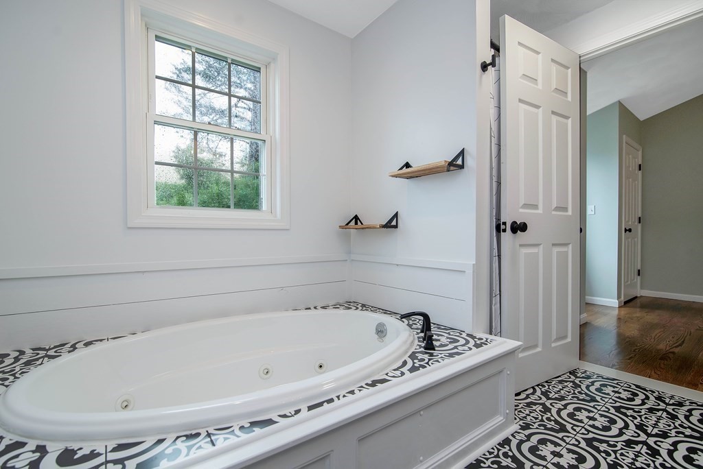 14 Navajo Road Worcester, MA 01606 - Photo 25 of 40 Gallery Image 25